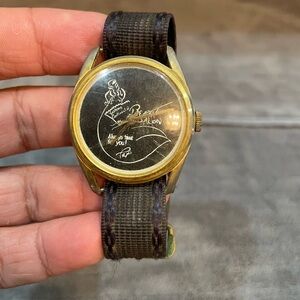 Women’s Fashion Beauty Salon Hairstylist Watch